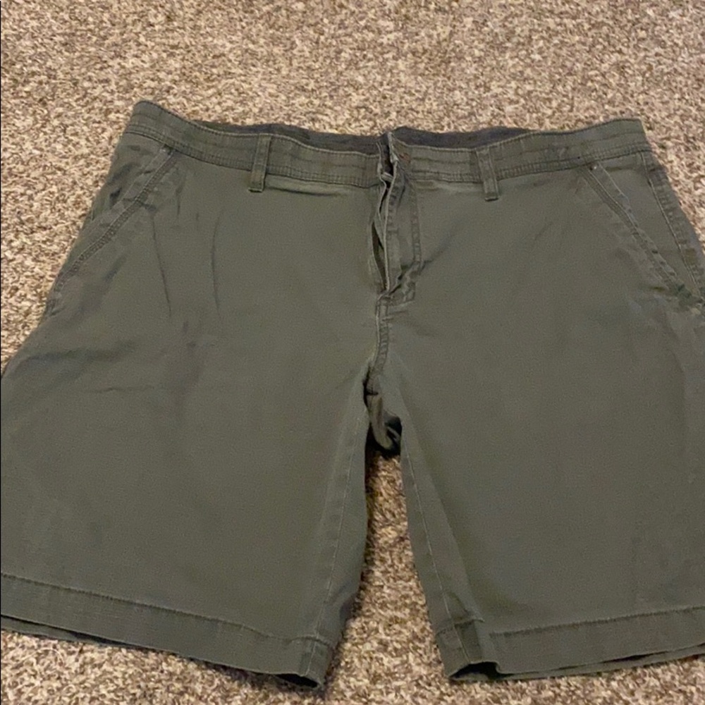 Weather Proof men’s gray shorts